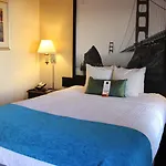 Super 8 By Wyndham Berkeley