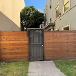 Amazing, Sunny, And Spacious! Steps To Campus!