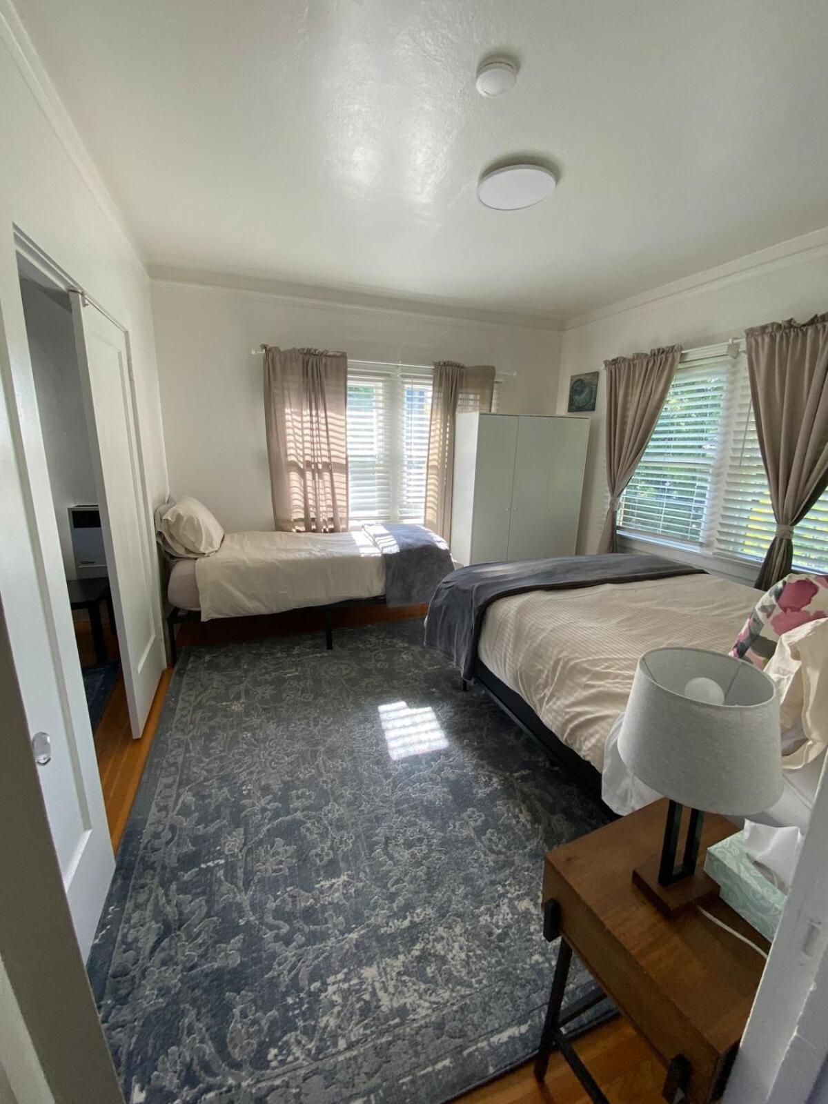 3 - 1 Bedroom Apartment, With Laundry Apartment Berkeley