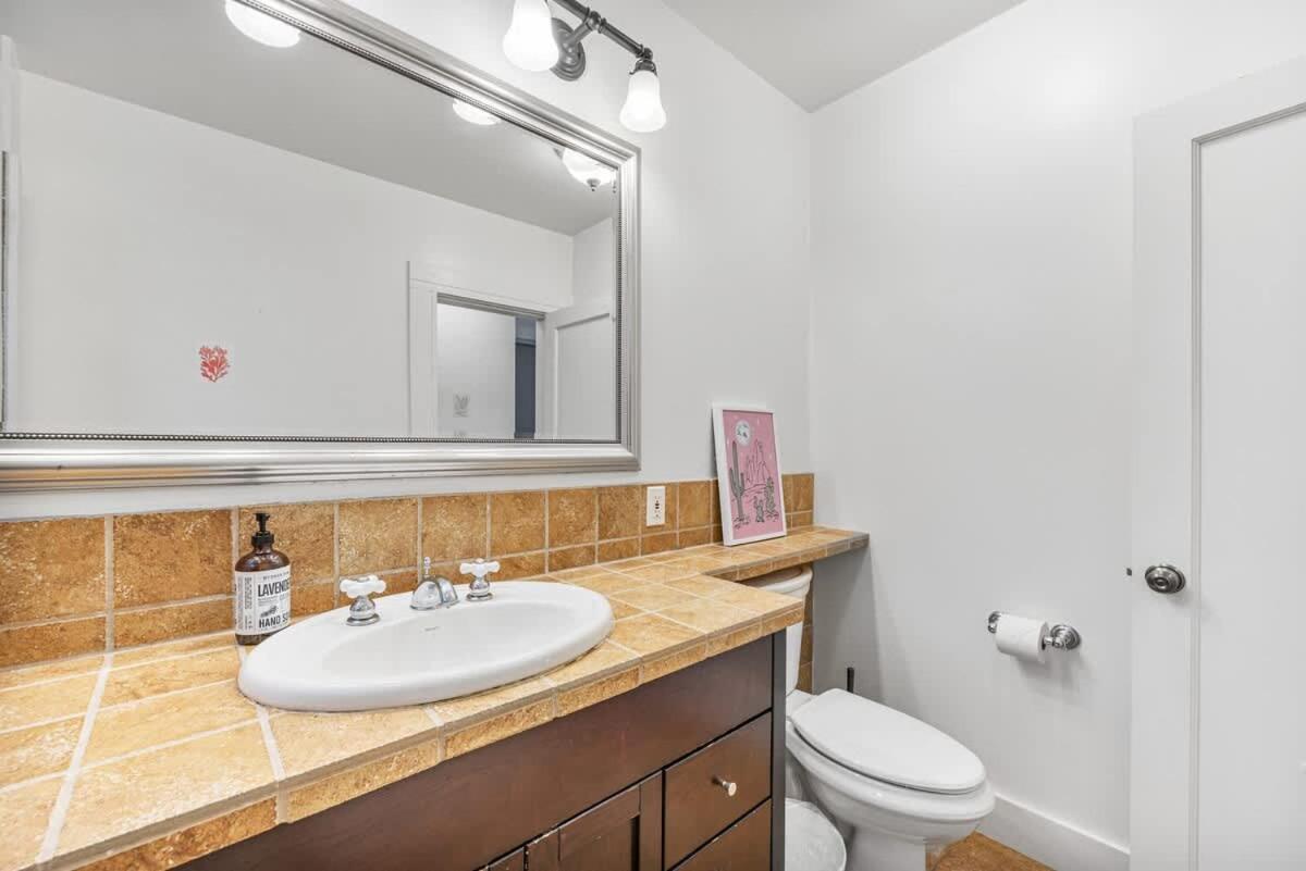 #urban Elegance 3br With Parking Near Uc Bart & Downtown