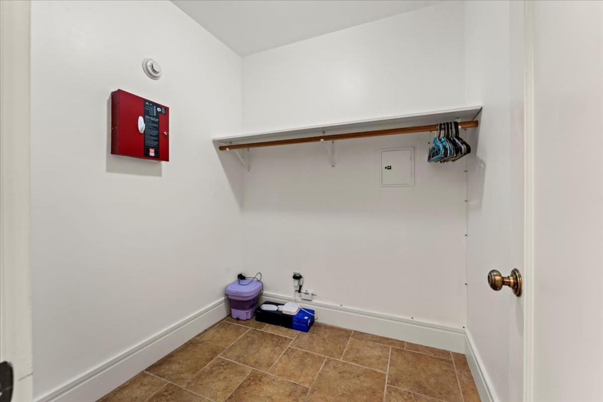 #urban Elegance 3br With Parking Near Uc Bart & Downtown Apartment