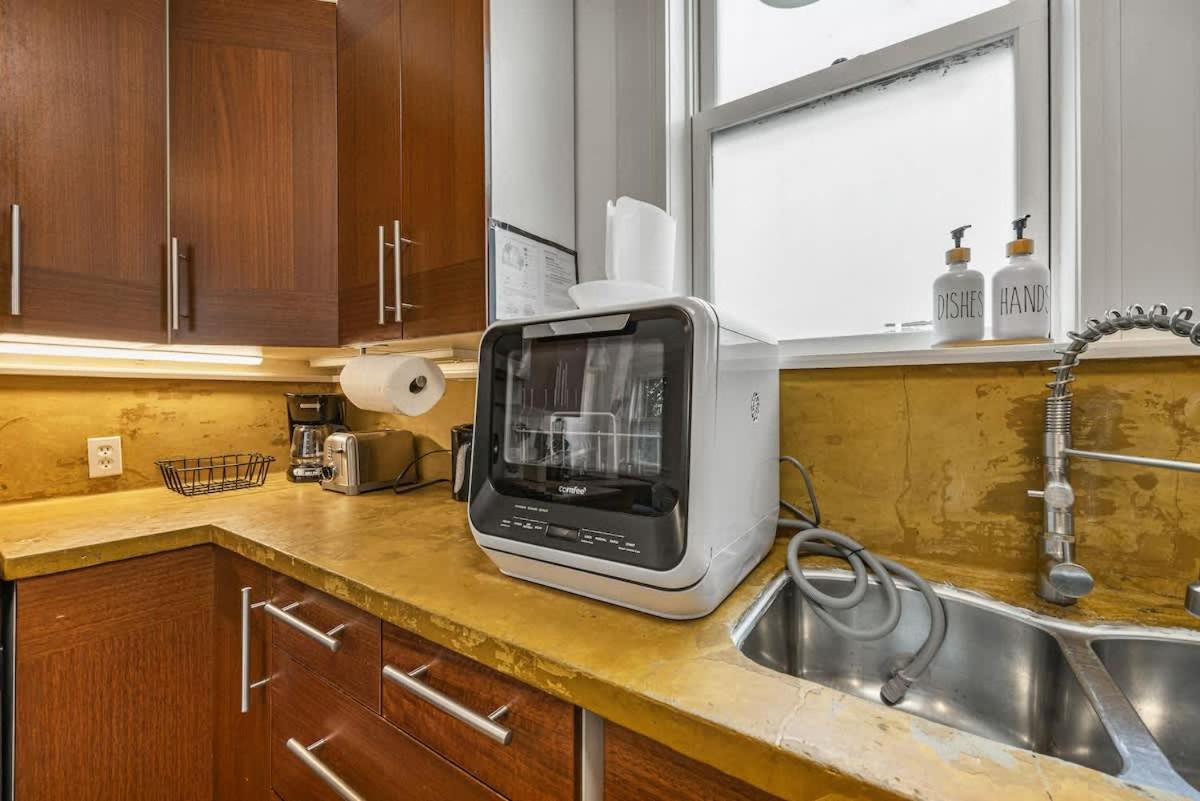 #urban Elegance 3br With Parking Near Uc Bart & Downtown Apartment *