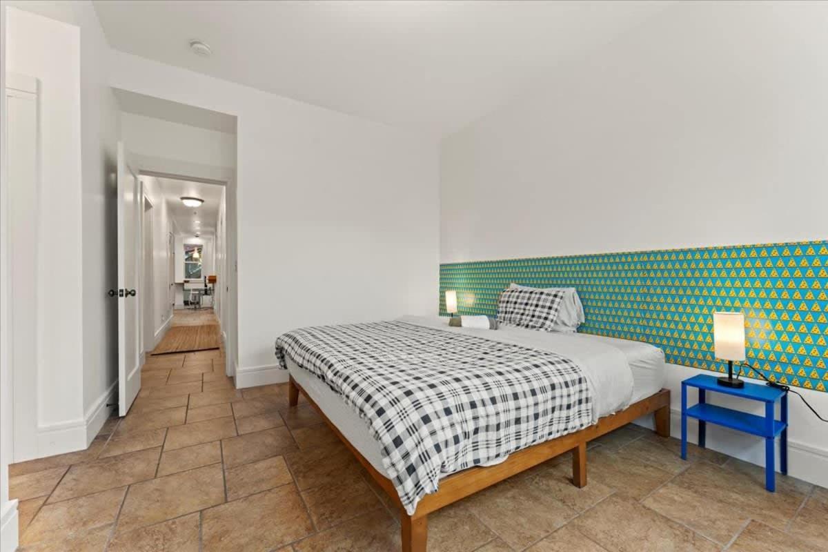 #urban Elegance 3br With Parking Near Uc Bart & Downtown *