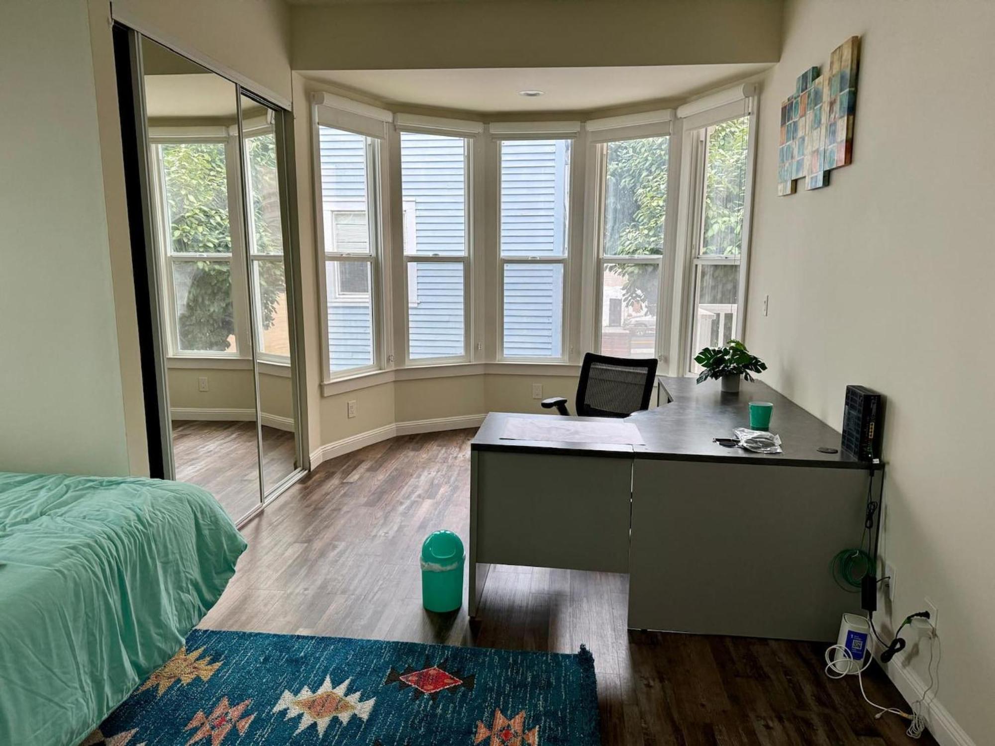 Amazing, Sunny, And Spacious! Steps To Campus! Apartment Berkeley