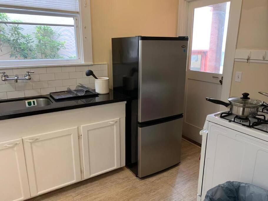Cozy & Affordable Private In Downtown Near Uc * Berkeley