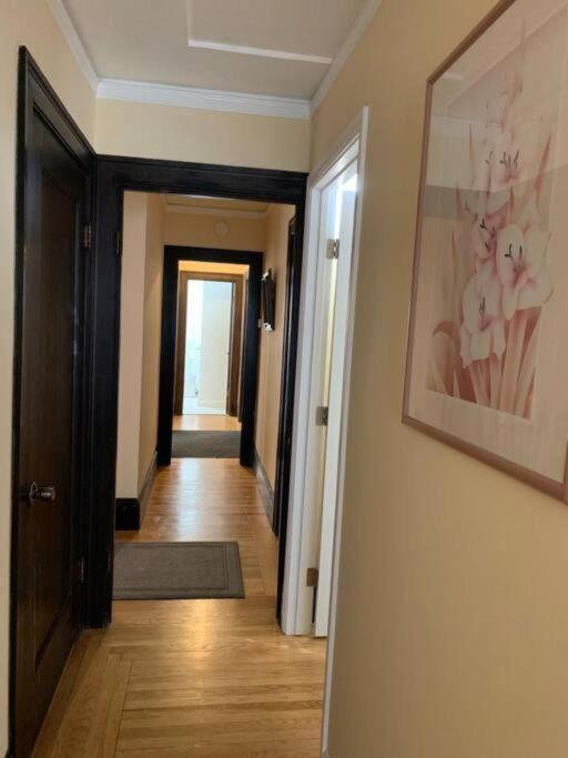 Cozy & Affordable Private In Downtown Near Uc Nhà khách