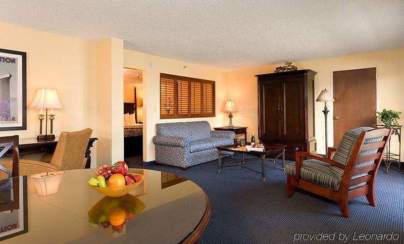 Doubletree By Hilton Marina 4*