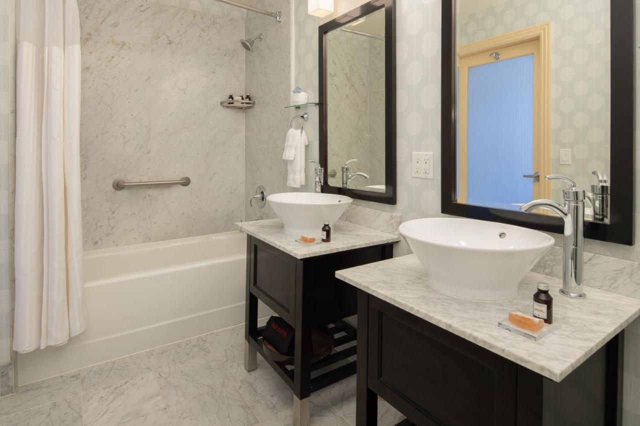Shattuck Plaza Hotel 4*