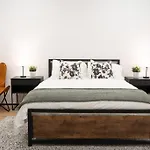 Berkeley Hills Retreat 6 Br/ 6 Ba