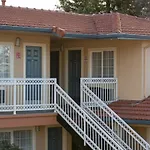 Howard Johnson By Wyndham Berkeley