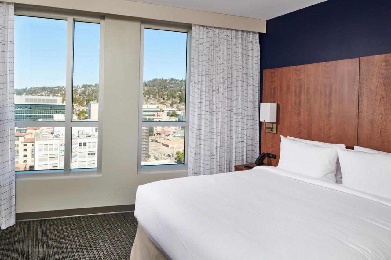 Hotel By Marriott