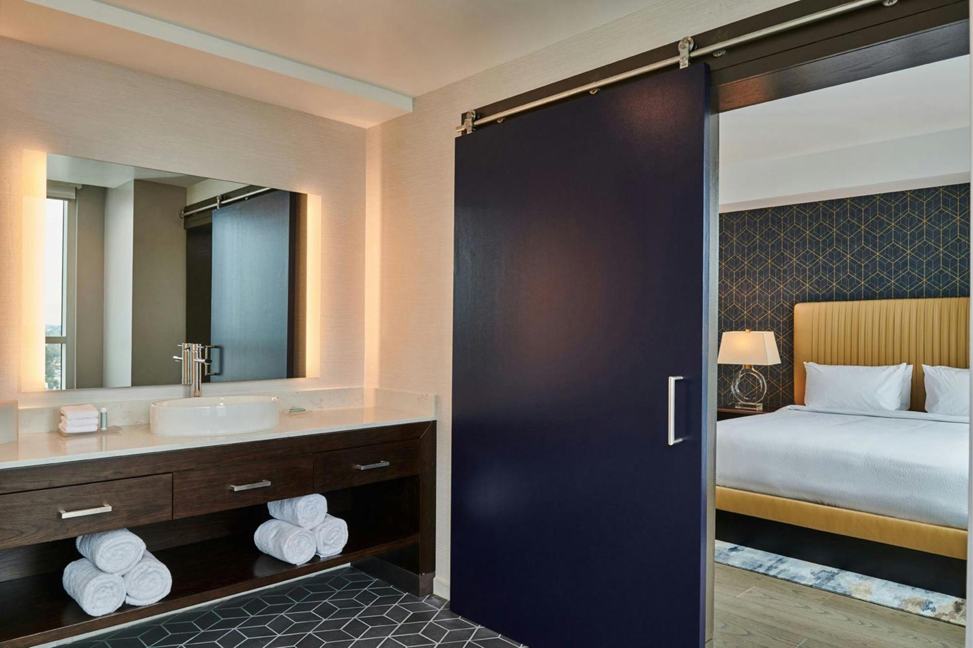 By Marriott Hotel 4*